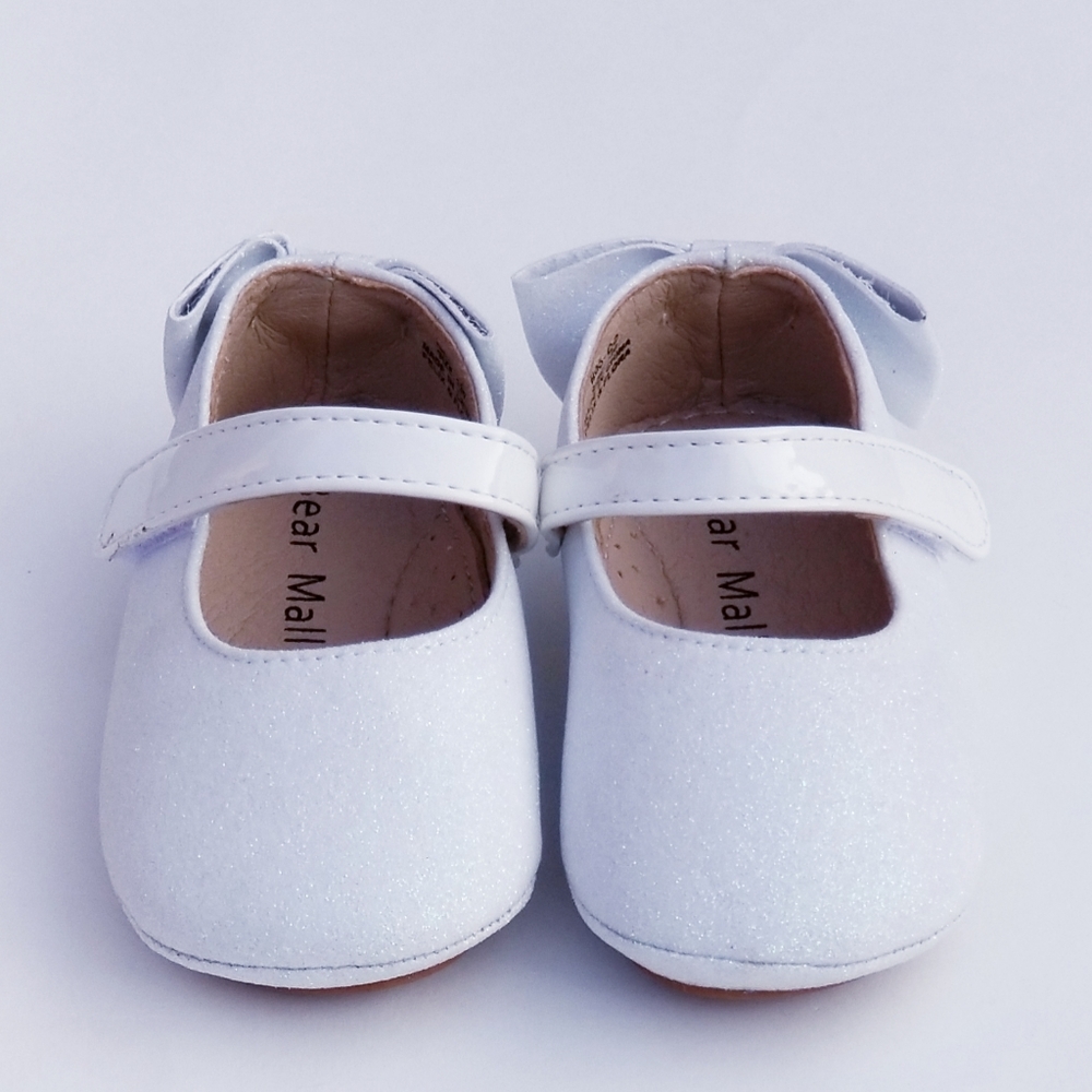 NWOT White Flower Girl Shoes Bear Mall